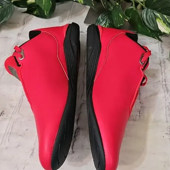 Puma NWOB Ferrari Drift Cat Red and Black Sneakers with Sleek Design 10.5M